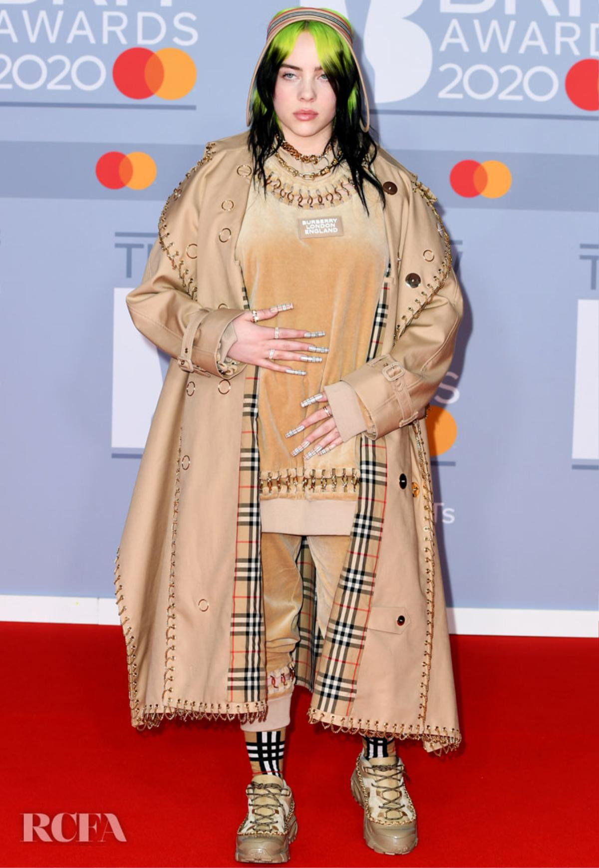 Billie Eilish từng uống thuốc giảm cân, muốn tự tử vì mặc cảm ngoại hình Ảnh 4