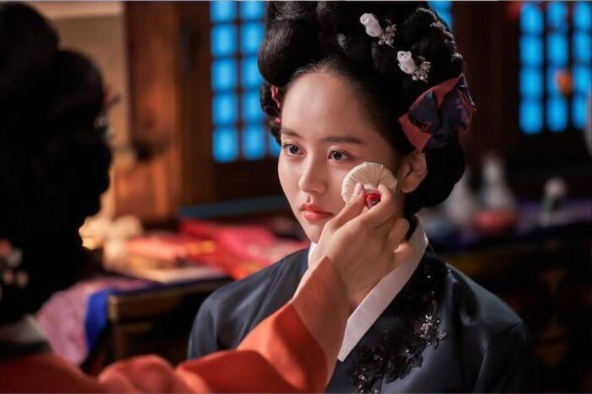 Kim So Hyun - ngọc nữ cổ trang thế hệ mới chuyên sánh đôi với loạt nam thần như Gong Yoo, Kim Soo Hyun,.. Ảnh 9