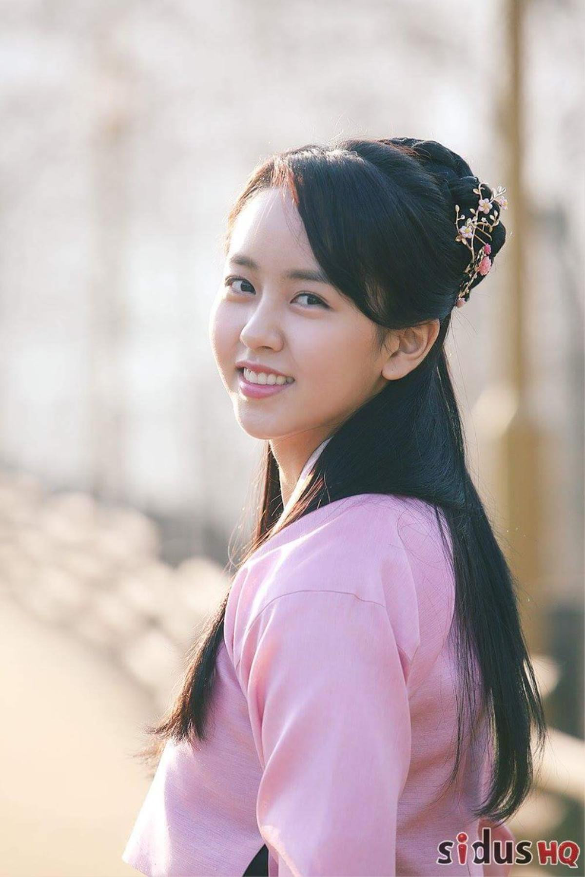 Kim So Hyun - ngọc nữ cổ trang thế hệ mới chuyên sánh đôi với loạt nam thần như Gong Yoo, Kim Soo Hyun,.. Ảnh 14