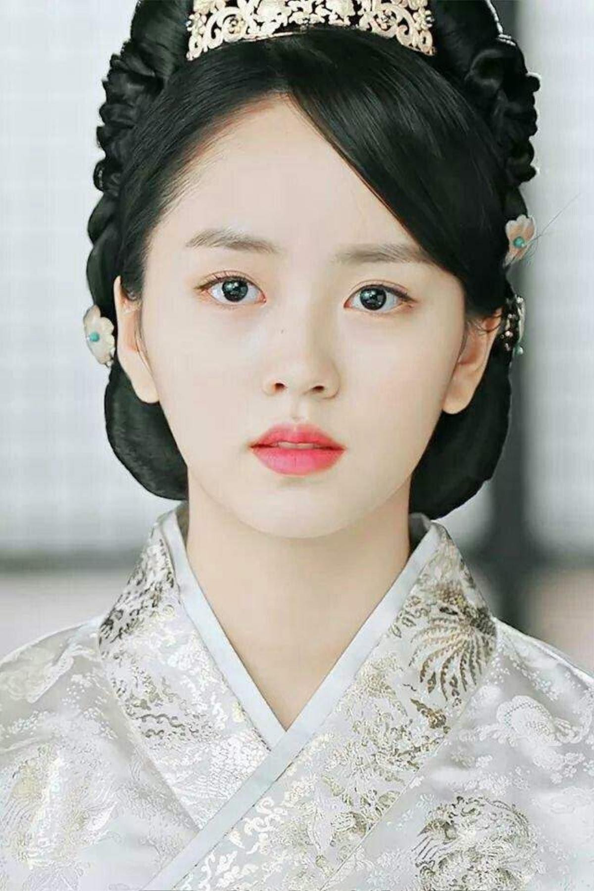 Kim So Hyun - ngọc nữ cổ trang thế hệ mới chuyên sánh đôi với loạt nam thần như Gong Yoo, Kim Soo Hyun,.. Ảnh 19