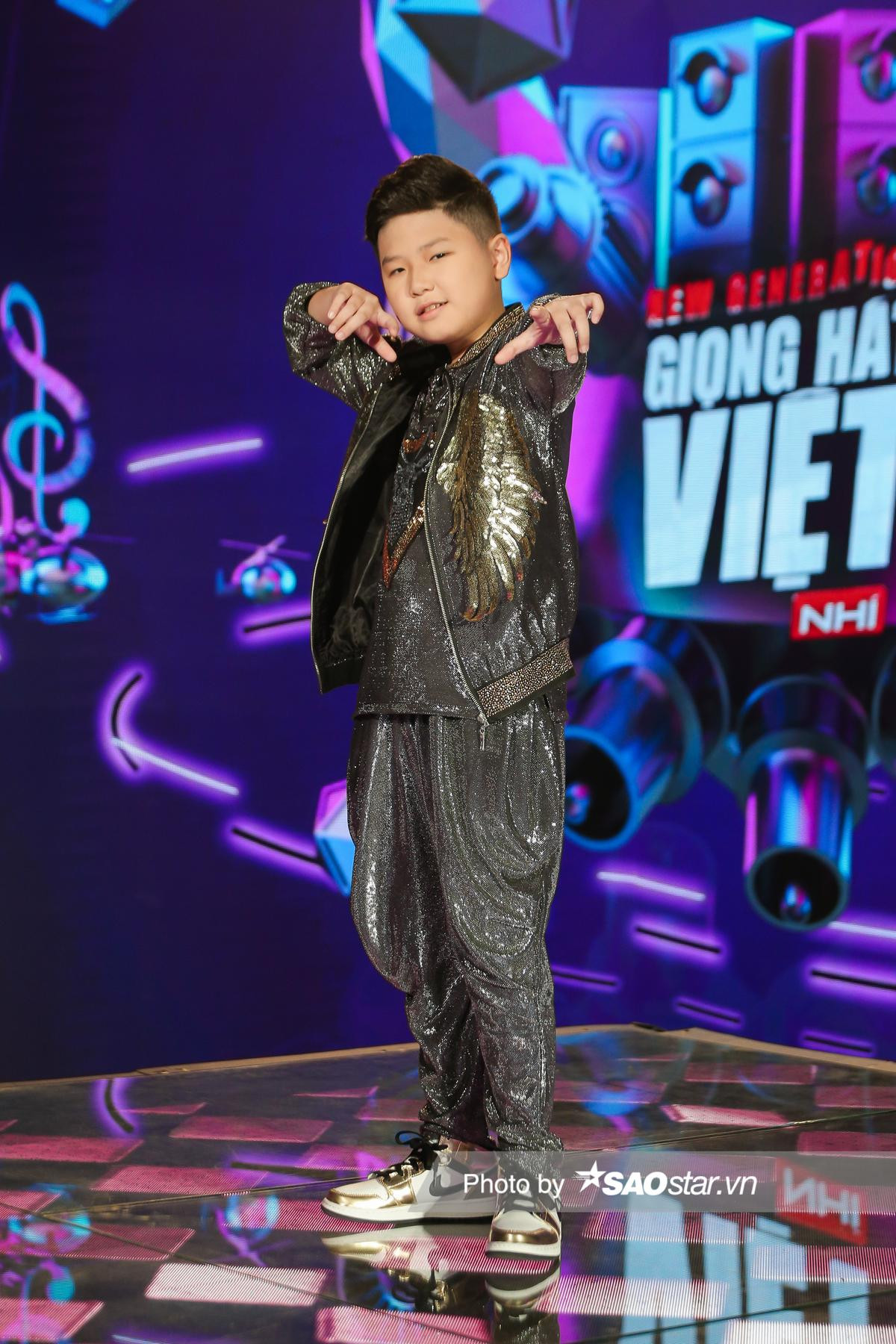 'Psy nhí' Song Tùng đội BigDaddy - Emily: Thành tích học tập ấn tượng, kinh nghiệm sân khấu đáng nể Ảnh 2