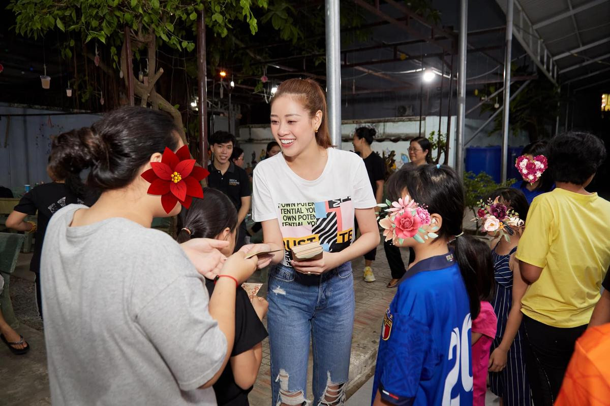 4 lý do khiến Khánh Vân được kì vọng nối tiếp thành tích của H'Hen Niê - Hoàng Thùy tại Miss Universe Ảnh 19