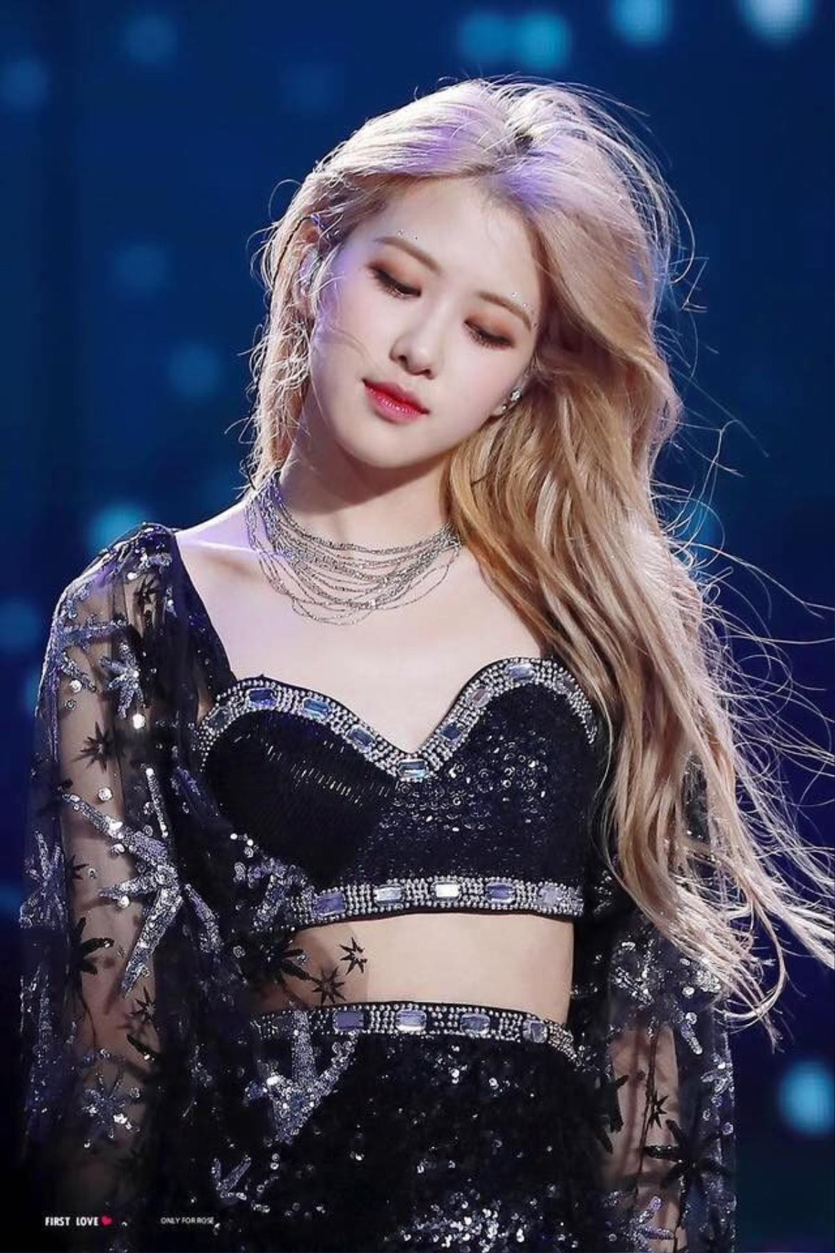 Rosé (BlackPink) nhá hàng MV solo tại concert online: Đẹp tựa tiên nữ Ảnh 1