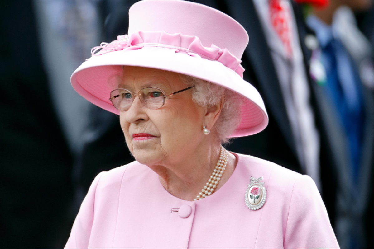 Ý nghĩa bất ngờ đằng sau chiếc trâm cài áo của Nữ hoàng Elizabeth II Ảnh 3