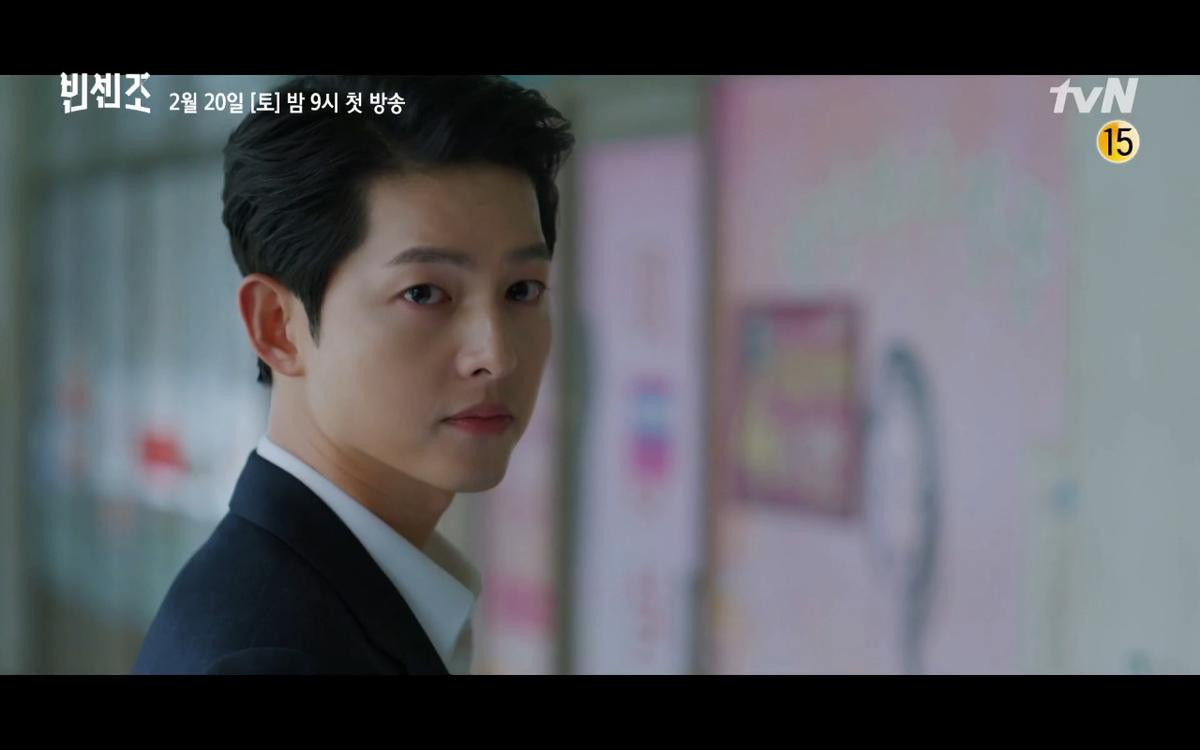 Phim 'Vincenzo': Mafia Song Joong Ki giết người tàn nhẫn nhưng lại mắc bệnh sợ gái đẹp Ảnh 15