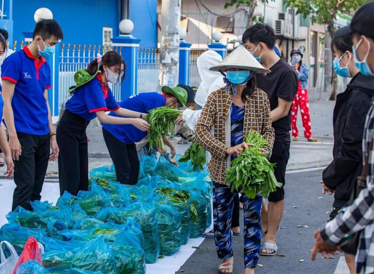 Những hình ảnh khiến nhiều người ấm lòng tại khu cách ly ĐH Thủ Dầu Một Ảnh 4