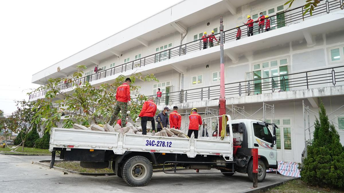 Bệnh viện Dã chiến Hải Dương số 3 lung linh trong 'màu áo mới' sau 7 ngày thi công thần tốc Ảnh 3