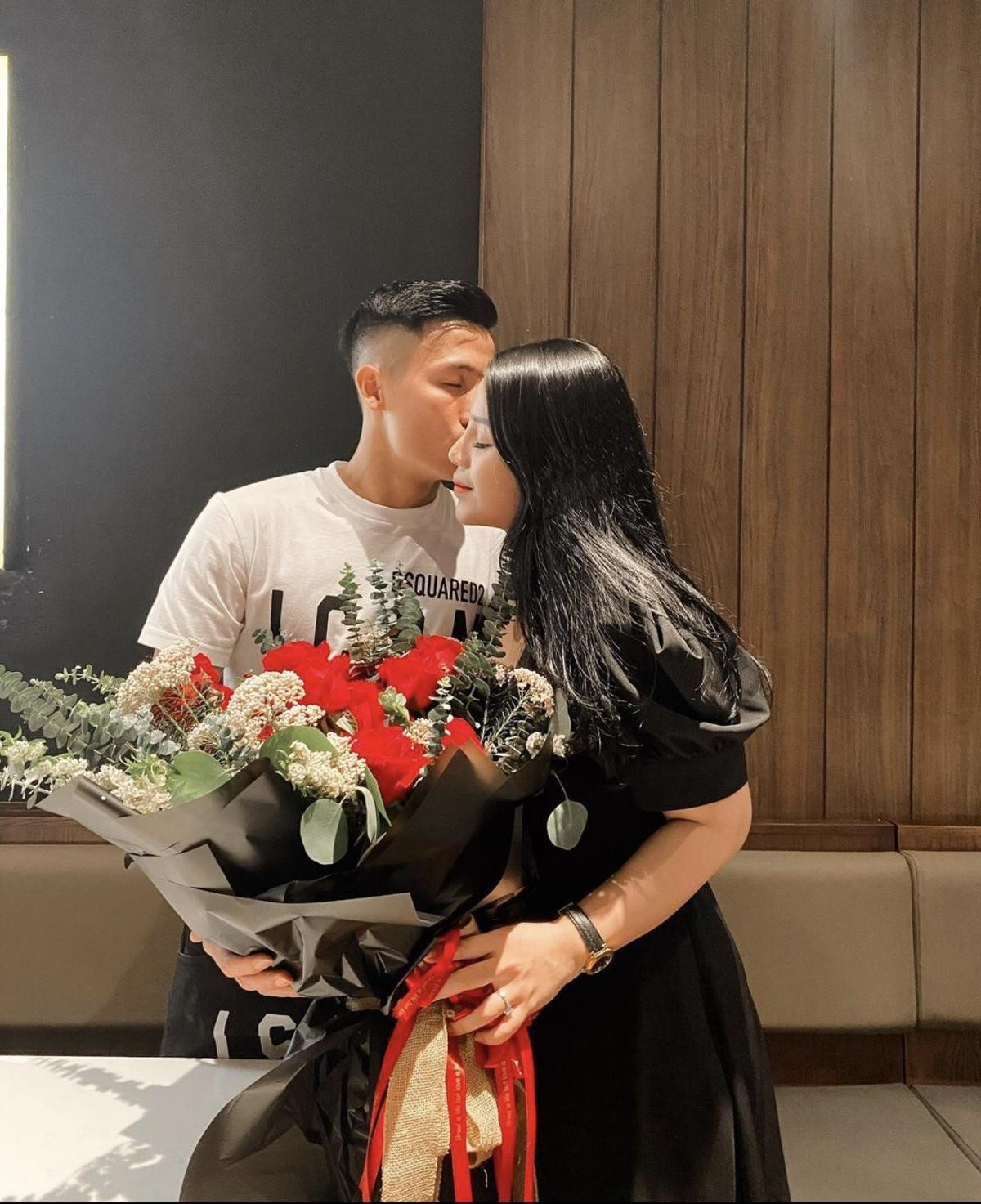 Bùi Tiến Dũng tặng quà Valentine 'khủng' cho Khánh Linh kèm lời nhắn táo bạo Ảnh 4