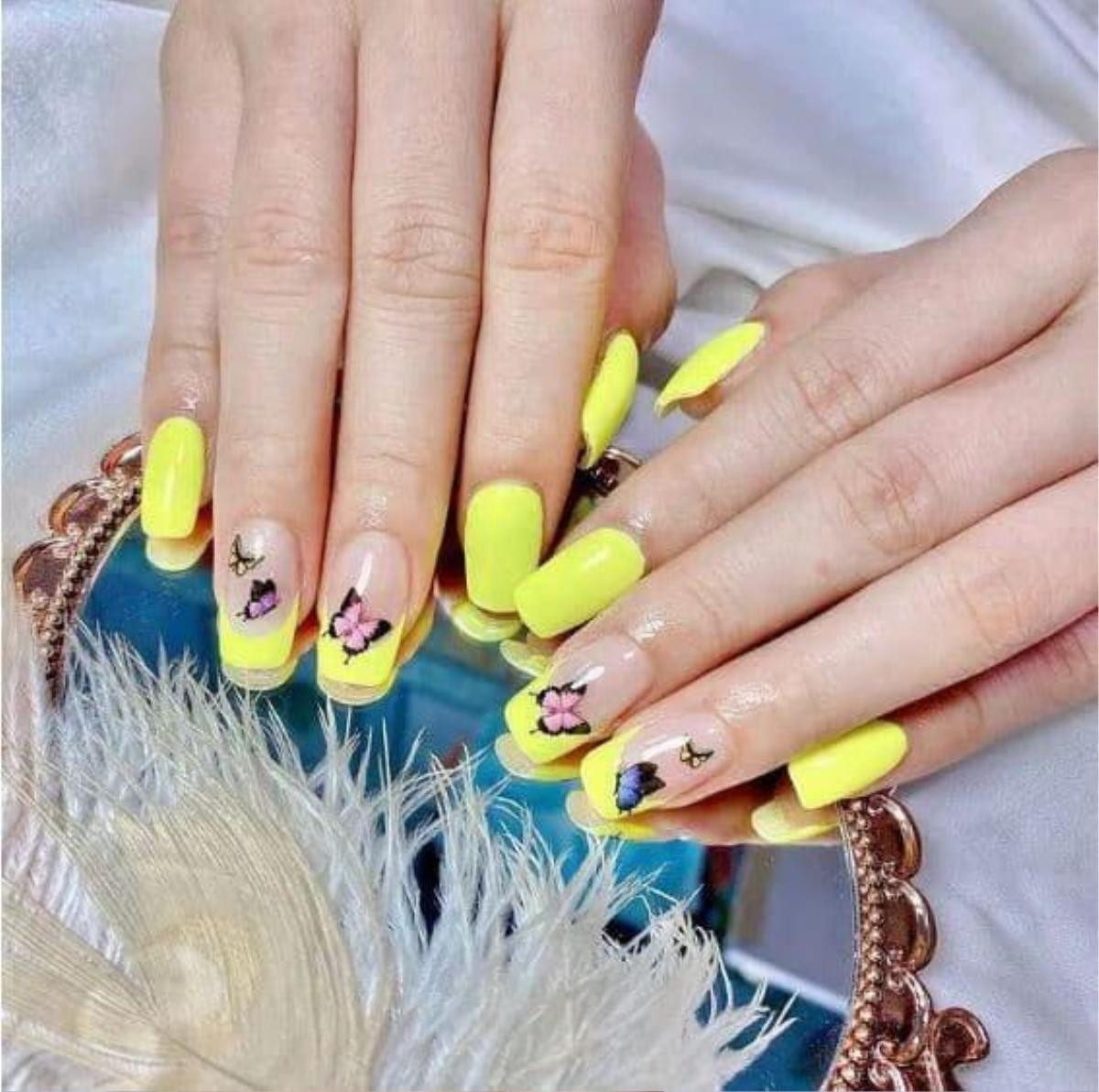 Sao Việt làm nail ăn Tết: Sĩ Thanh, Hoà Minzy chơi bộ móng nhìn là thấy 'ngồi không' Ảnh 9