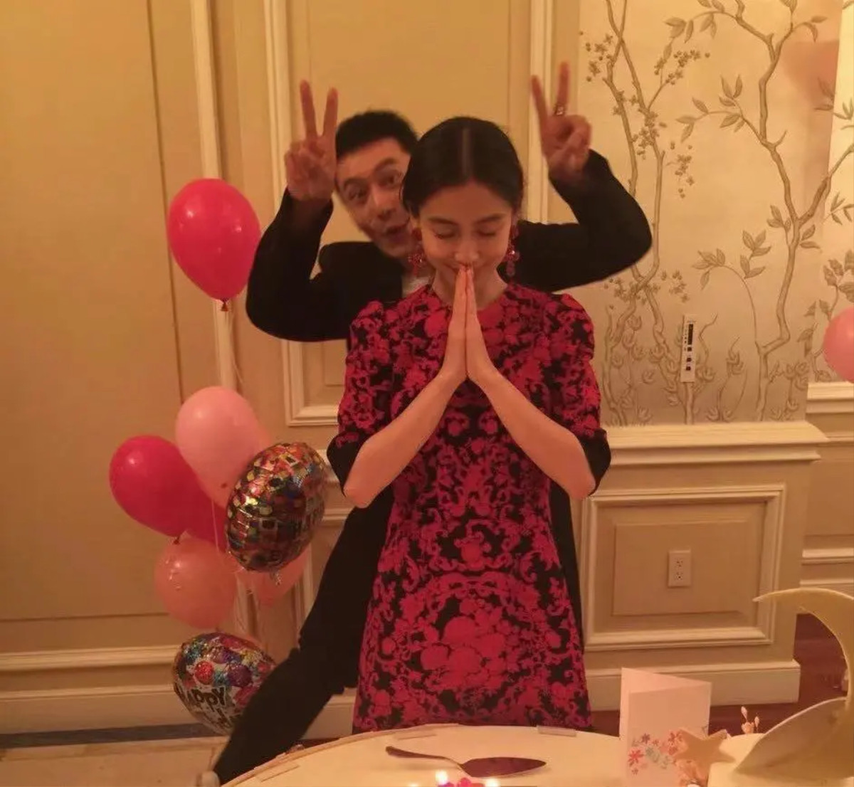 Fan Angelababy tấn công Weibo Huỳnh Hiểu Minh, mỉa mai chồng của thần tượng là vương tử quán bar Ảnh 4