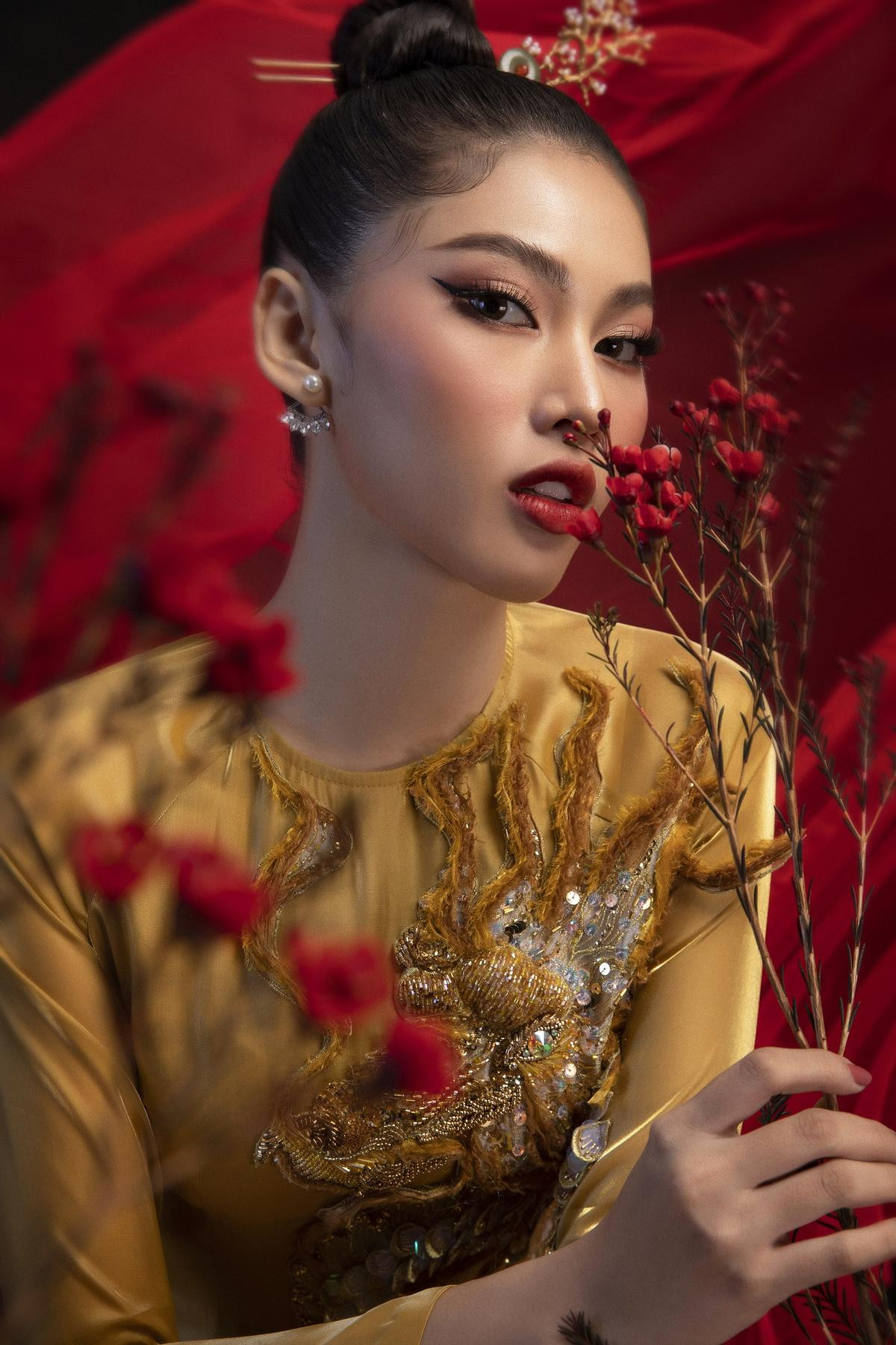 Á hậu Ngọc Thảo tung 2 mẫu National Costume hoành tráng nhờ fan vote dự thi Miss Grand Ảnh 2