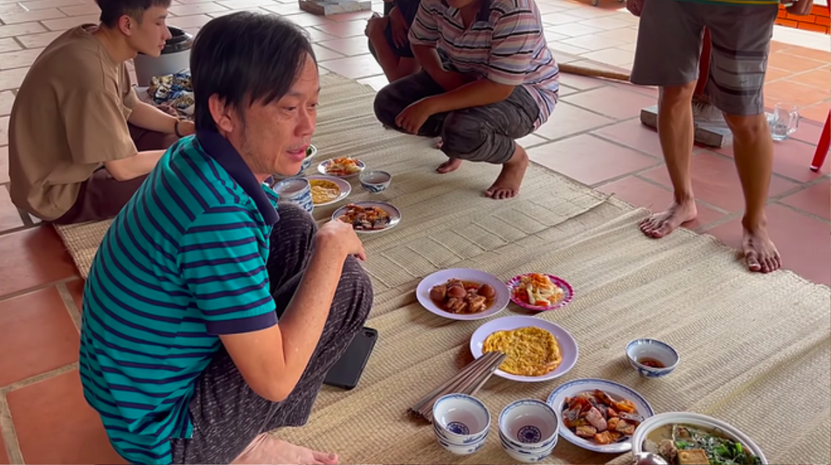 Hoài Linh: Tôi không bao giờ thiên vị em út, cứ sai là bị chửi hết, Trấn Thành còn bị mà Ảnh 1