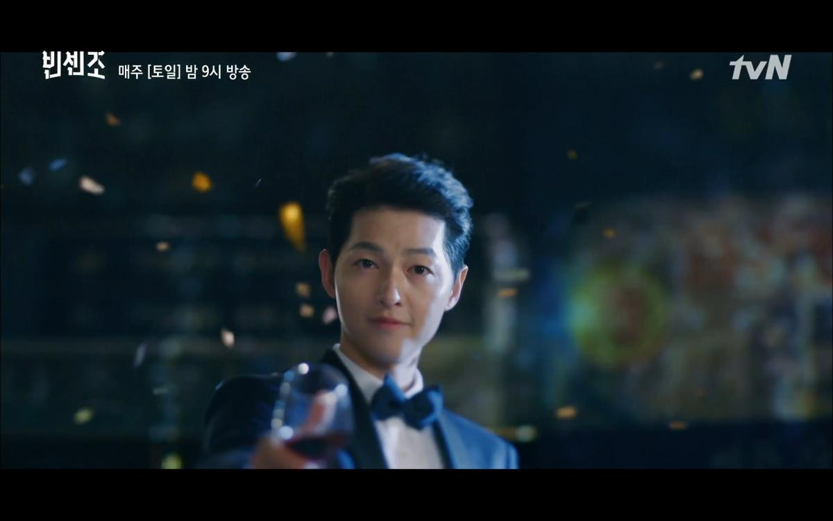 Phim 'Vincenzo' tập 1-2: Song Joong Ki trổ tài lươn lẹo để chiếm đoạt 15 tấn vàng? Ảnh 34