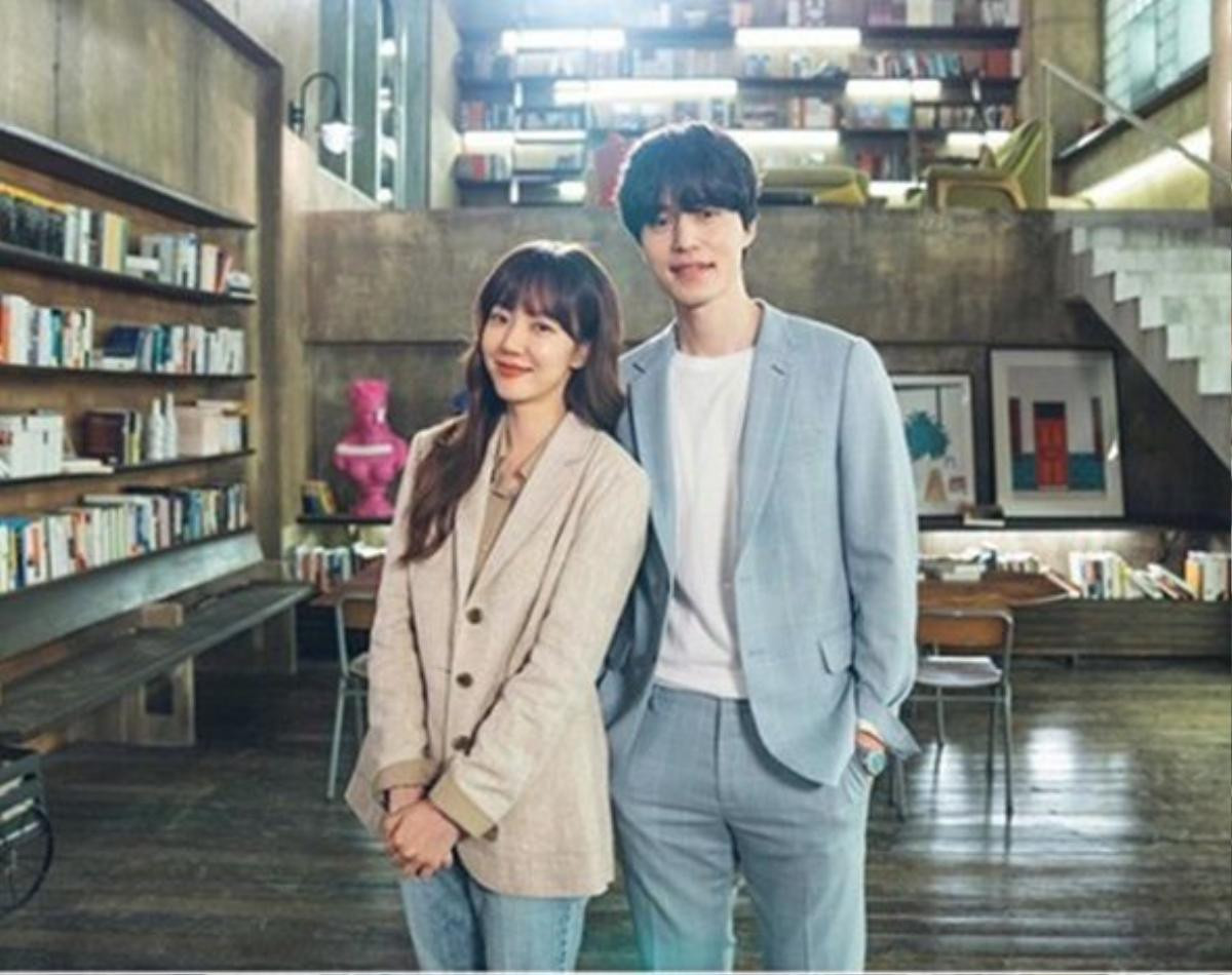 Lee Dong Wook công khai tình cảm với Im Soo Jung: 'Chị rất đáng yêu, thích thời gian chúng tôi bên nhau' Ảnh 6