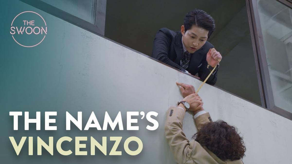 'Vincenzo': Jeon Yeo Bin đã có dấu hiệu 'say nắng' với luật sư mafia Song Jong Ki Ảnh 2