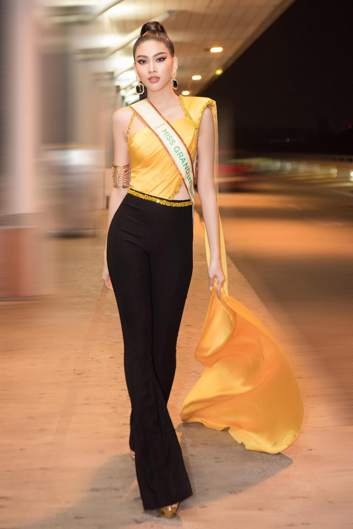 Ngọc Thảo lên đường 'chinh chiến' Miss Grand: Diện trang phục Thái,trổ tài catwalk thần sầu Ảnh 5