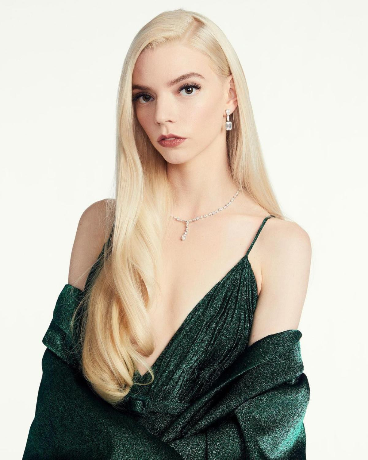 Anya Taylor-Joy gây bão với nhan sắc ở hậu trường Quả Cầu Vàng 2021 Ảnh 2