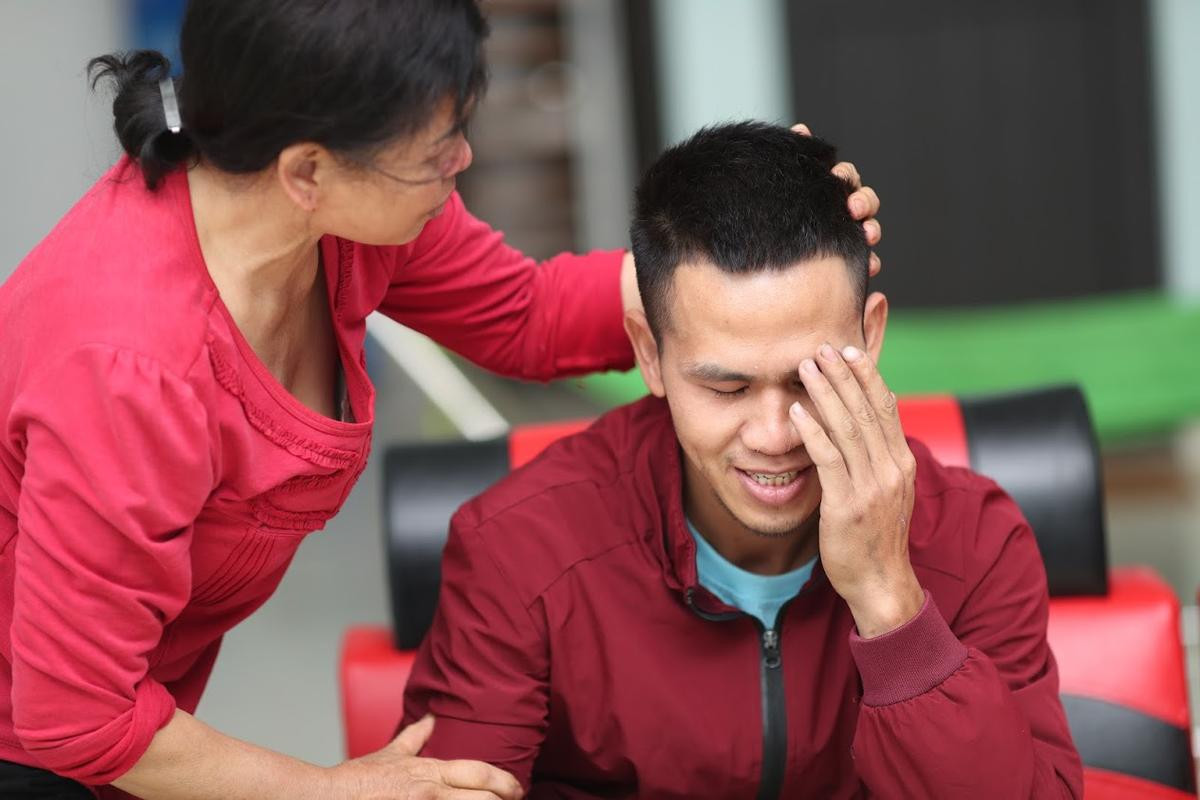 'Người hùng' cứu bé gái rơi từ tầng 12A chung cư: 'Trong tình huống cấp bách ấy ai cũng sẽ làm như tôi' Ảnh 5