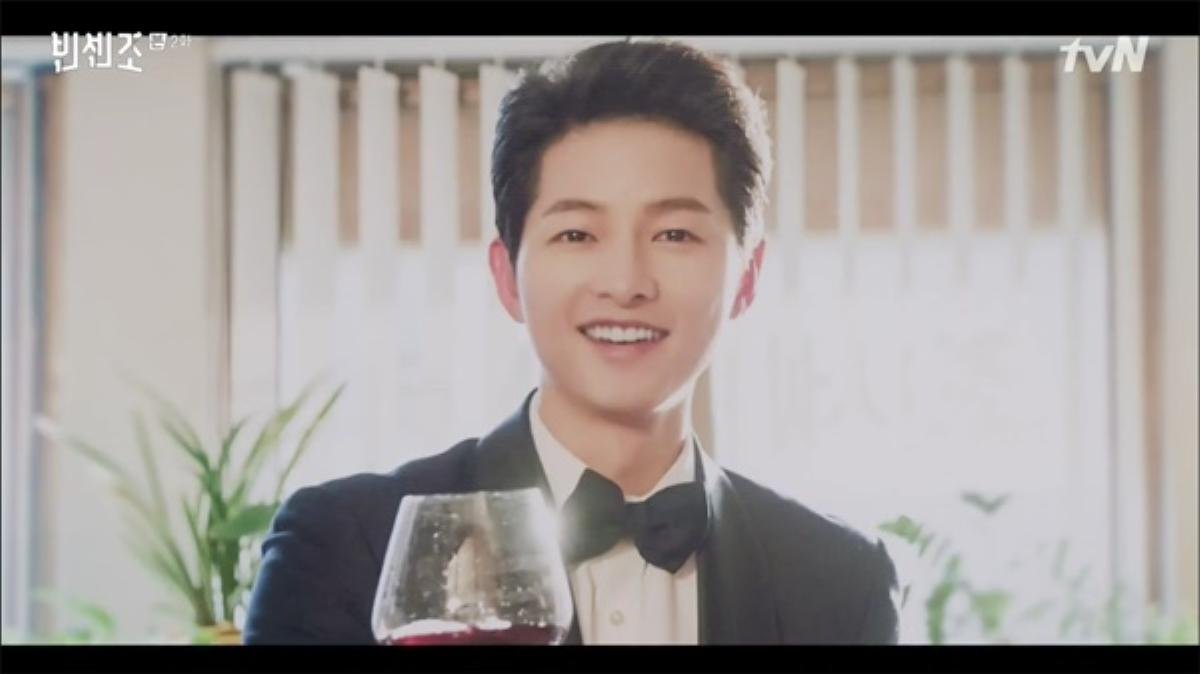 'Vincenzo': Mafia Song Joong Ki thay 'hội cha mẹ học sinh hành đạo' dạy dỗ đám học sinh hư đốn Ảnh 1