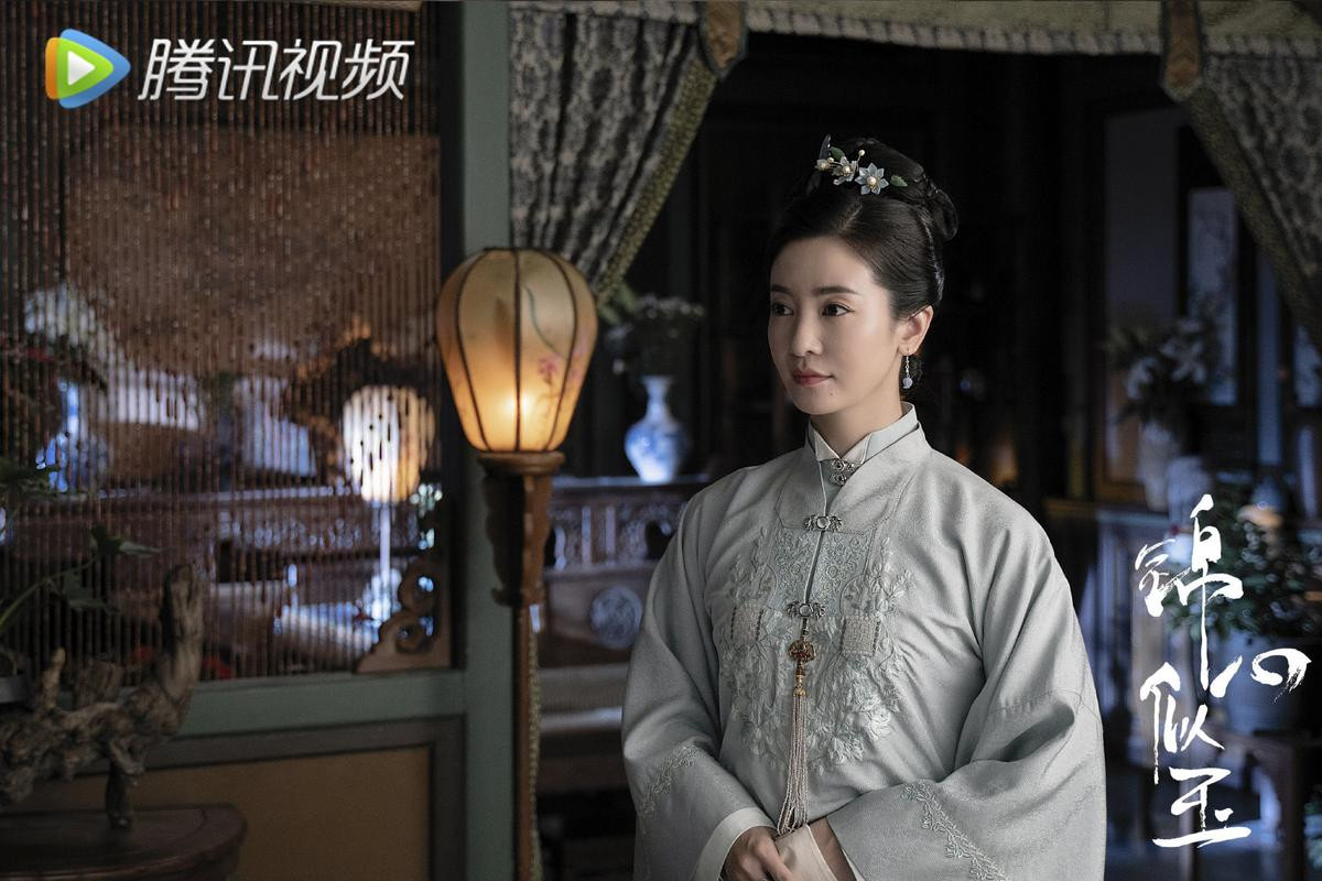 Dàn phu nhân xinh đẹp, thích tạo drama của Chung Hán Lương trong Cẩm Tâm Tự Ngọc Ảnh 22