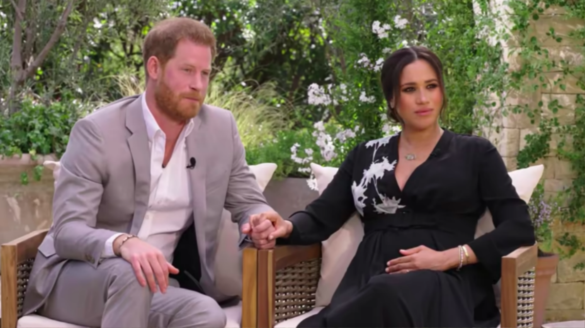 Meghan Markle diện bộ váy hơn 100 triệu đồng 'tái xuất' trên sóng truyền hình đã cháy hàng Ảnh 2