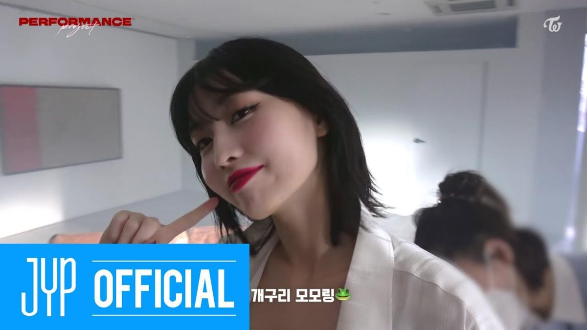 Xem clip hậu trường 'Performance Project', Knet ngỡ ngàng với tốc độ học vũ đạo mới của Momo (Twice) Ảnh 1