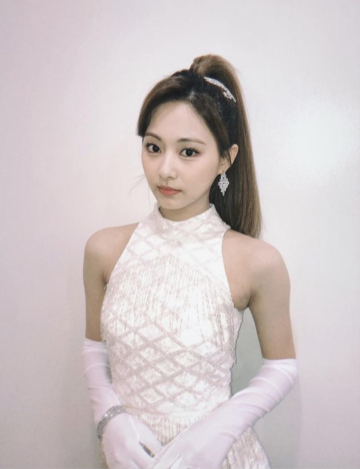 Top 20 nữ idol Kpop hot nhất tháng 2: Lisa tiếp tục lập kỷ lục, Tzuyu (TWICE) đứng sau Jennie! Ảnh 4