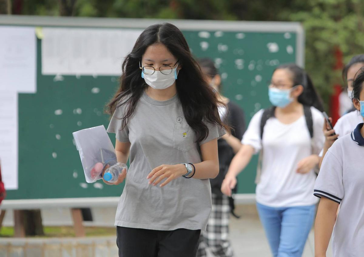 Nhiều đại học tiếp tục lùi ngày đến trường, cho sinh viên học trực tuyến thêm 1 tuần Ảnh 1