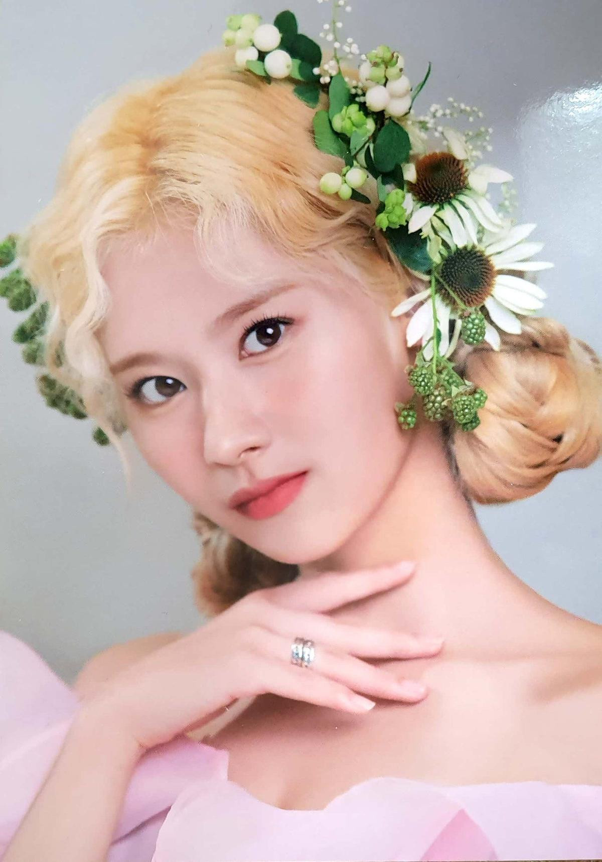 Sana (Twice) gây bão với mái tóc đen tuyền: Có đẹp quá không vậy? Ảnh 4