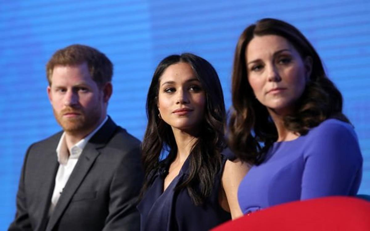 Trước khi cạnh khóe chị dâu trên TV, Meghan và Kate đã có nhiều khoảnh khắc khó xử lộ mối quan hệ rạn nứt Ảnh 1