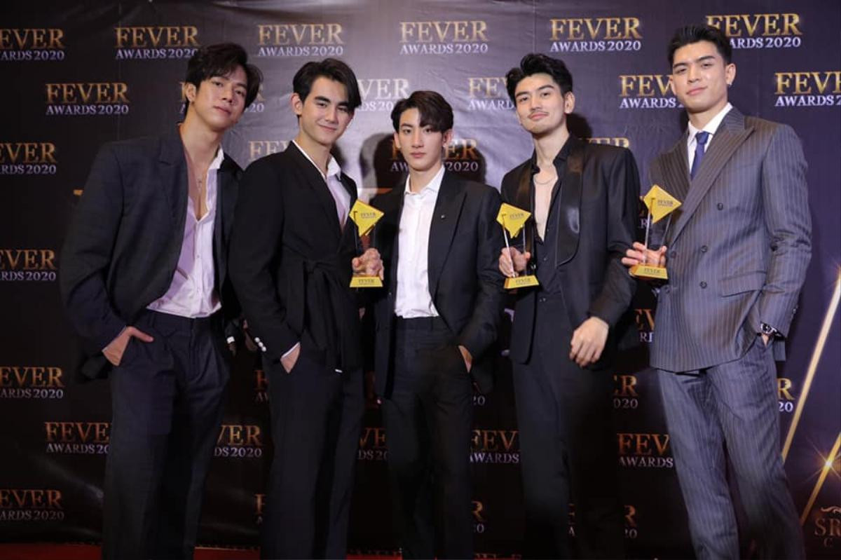 'Fever Awards 2020': Không phải Bright - Win, Ohm - Fluke giành giải 'Cặp đôi đẹp nhất năm 2020'. Ảnh 8