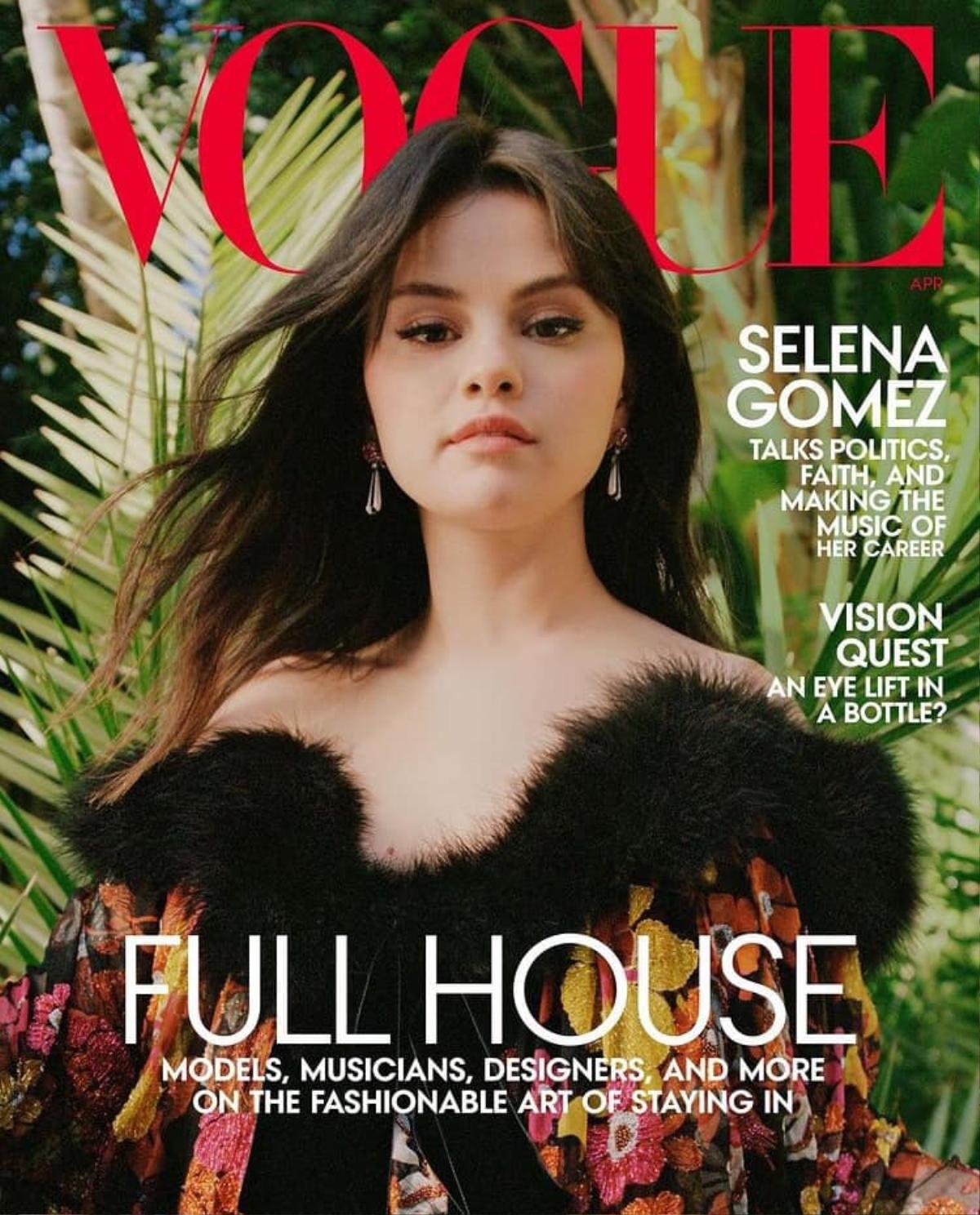 Selena Gomez diện váy Gucci giống Áo Dài trên tạp chí Vogue, fan Việt sướng rơn Ảnh 1