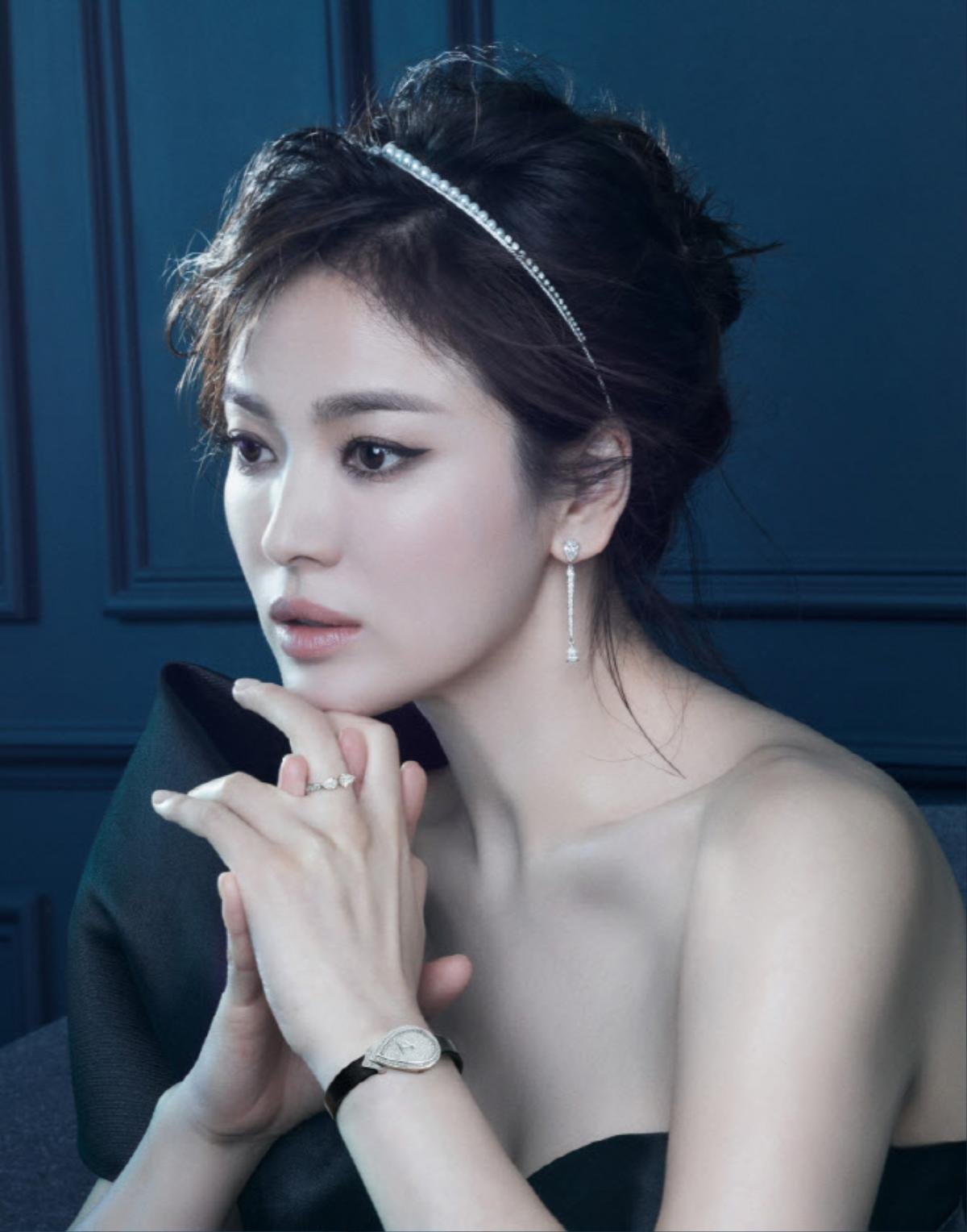 Song Hye Kyo diện váy cưới đẹp hờ hững: Hóa Vương hậu trong tích tắc! Ảnh 7