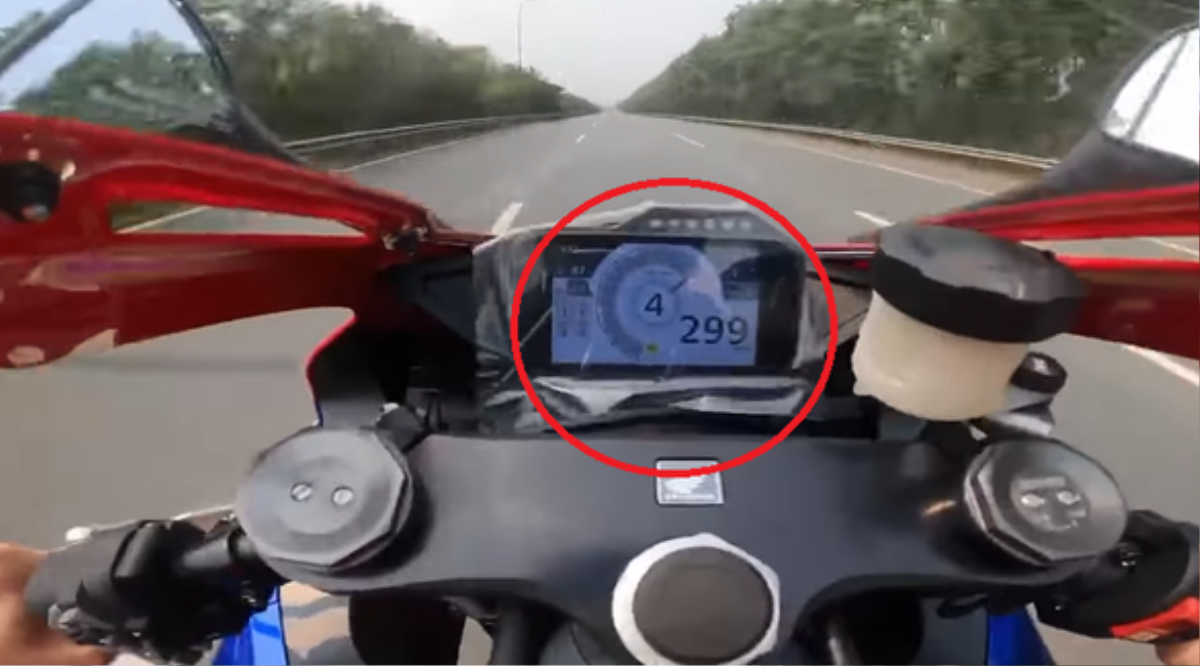 Tài xế Honda CBR phóng gần 300km/h trên đại lộ Thăng Long, đăng cả video lên MXH để khoe chiến tích Ảnh 2