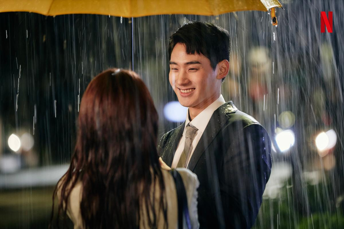 'Love Alarm 2': Kim So Hyun nước mắt lưng tròng - Song Kang thẫn thờ dưới mưa Ảnh 13