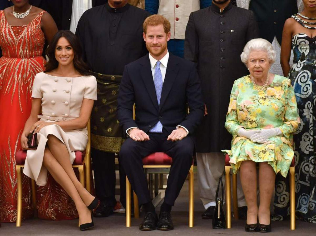 Có thật là Hoàng gia Anh 'bỏ mặc, không giúp đỡ' Meghan như lời cô tố cáo? Ảnh 1