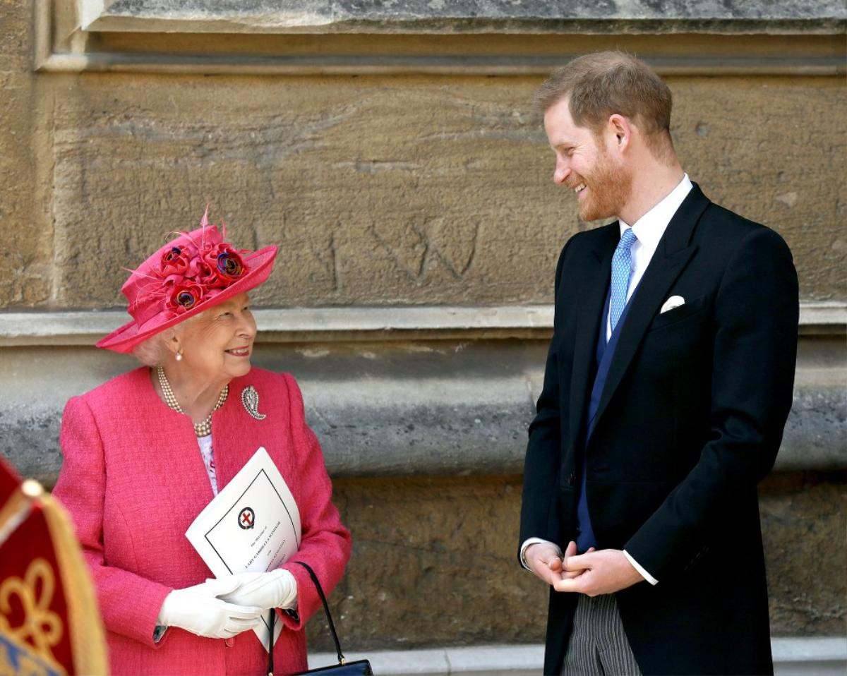 Những khoảnh khắc đáng yêu của Harry với Nữ hoàng Elizabeth II Ảnh 12