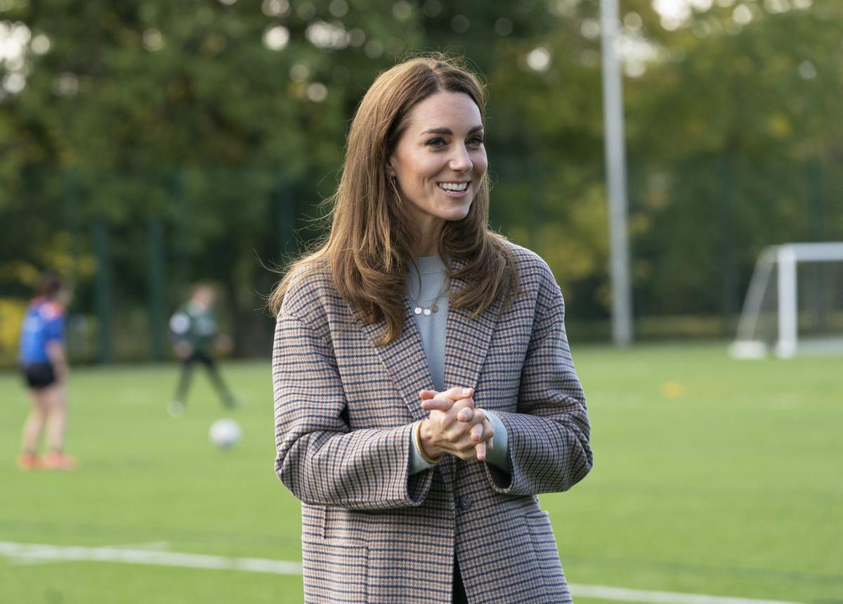 Những điều Kate Middleton không được làm khi trở thành cô dâu hoàng gia Ảnh 2