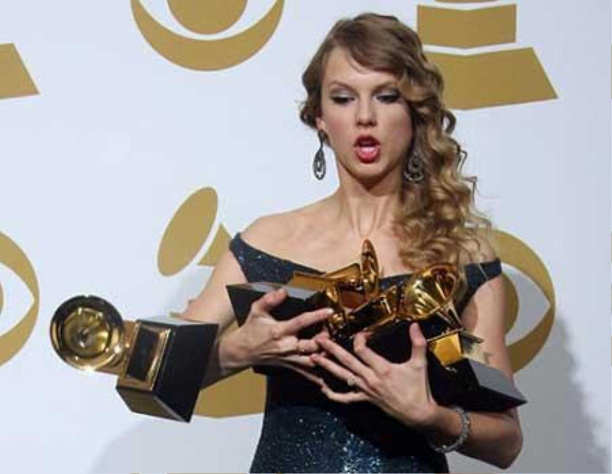 Gần 20 năm sự nghiệp, Taylor Swift làm nên lịch sử tại Grammy 2021 Ảnh 3