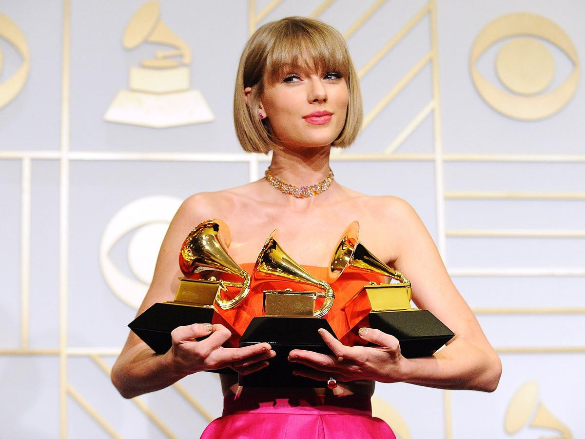 Gần 20 năm sự nghiệp, Taylor Swift làm nên lịch sử tại Grammy 2021 Ảnh 7