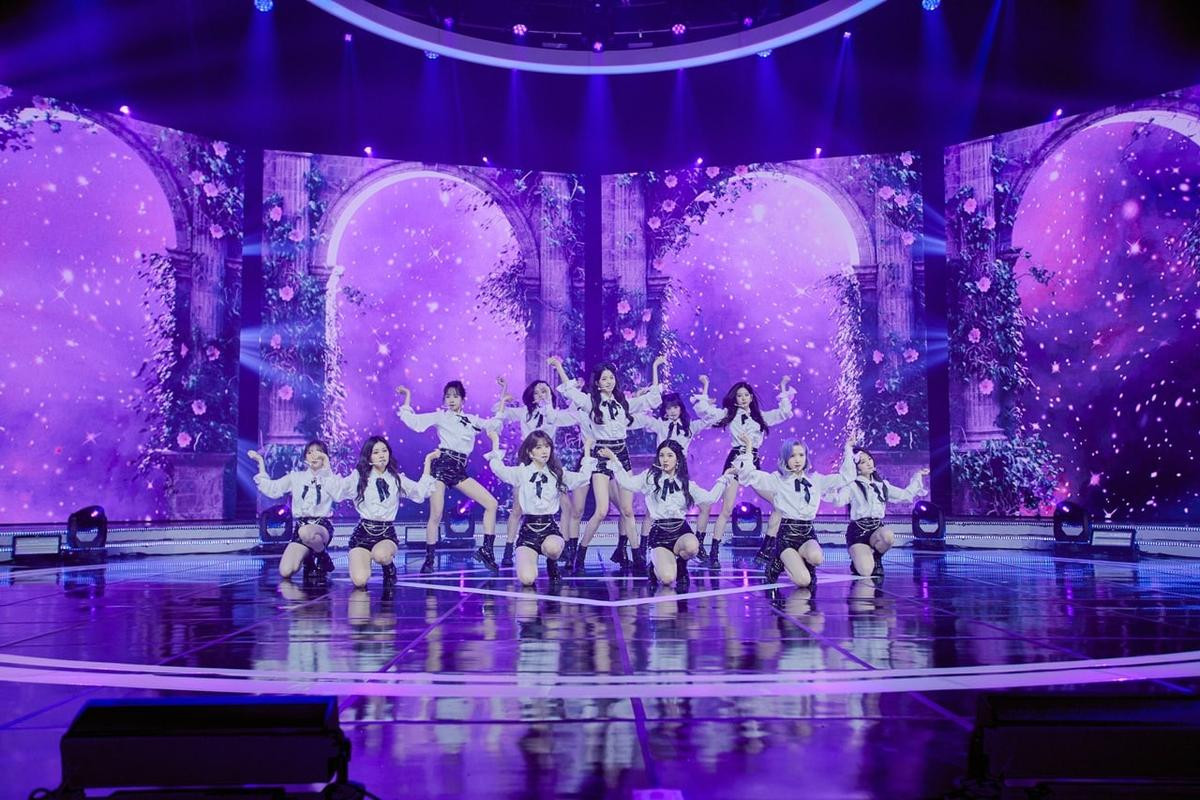 IZ * ONE bày tỏ lòng biết ơn đối với người hâm mộ tại buổi concert cuối cùng Ảnh 1