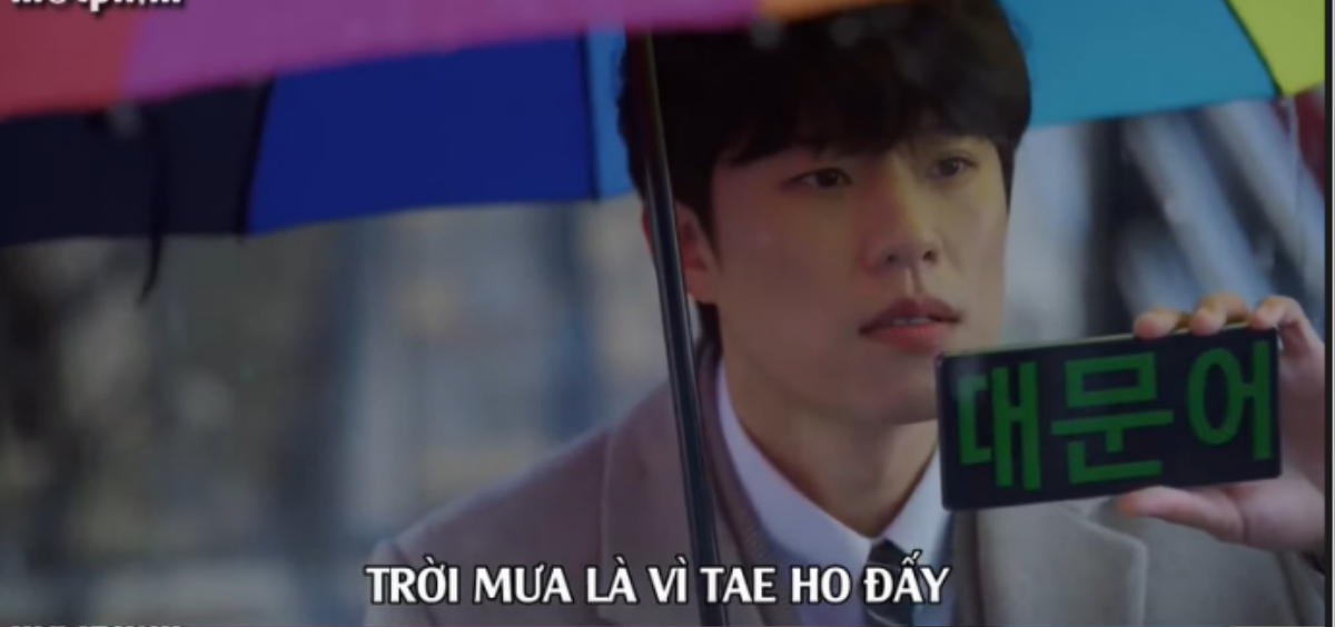 'Vincenzo' tập 8: Song Jong Ki mải mê hẹn hò với trai lạ, Jeon Yeo Bin được dịp ghen nổ mắt Ảnh 23