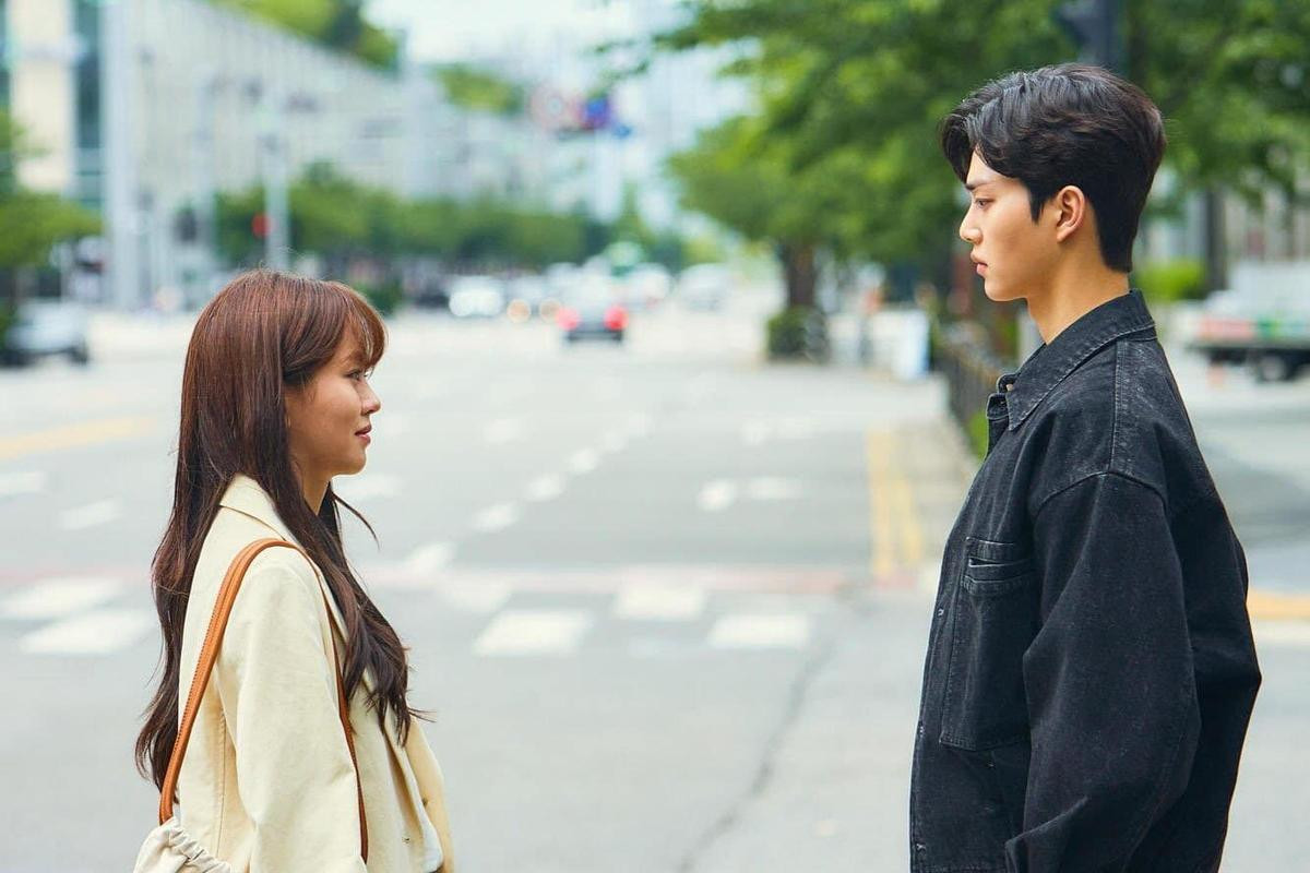 'Love Alarm': Song Kang và Kim So Hyun vẫn rung động sau nhiều năm xa cách Ảnh 1