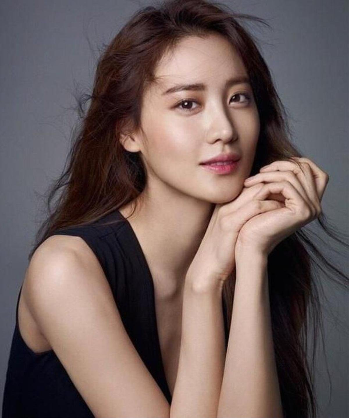 Nữ diễn viên Claudia Kim ký hợp đồng với YG Entertainment Ảnh 2