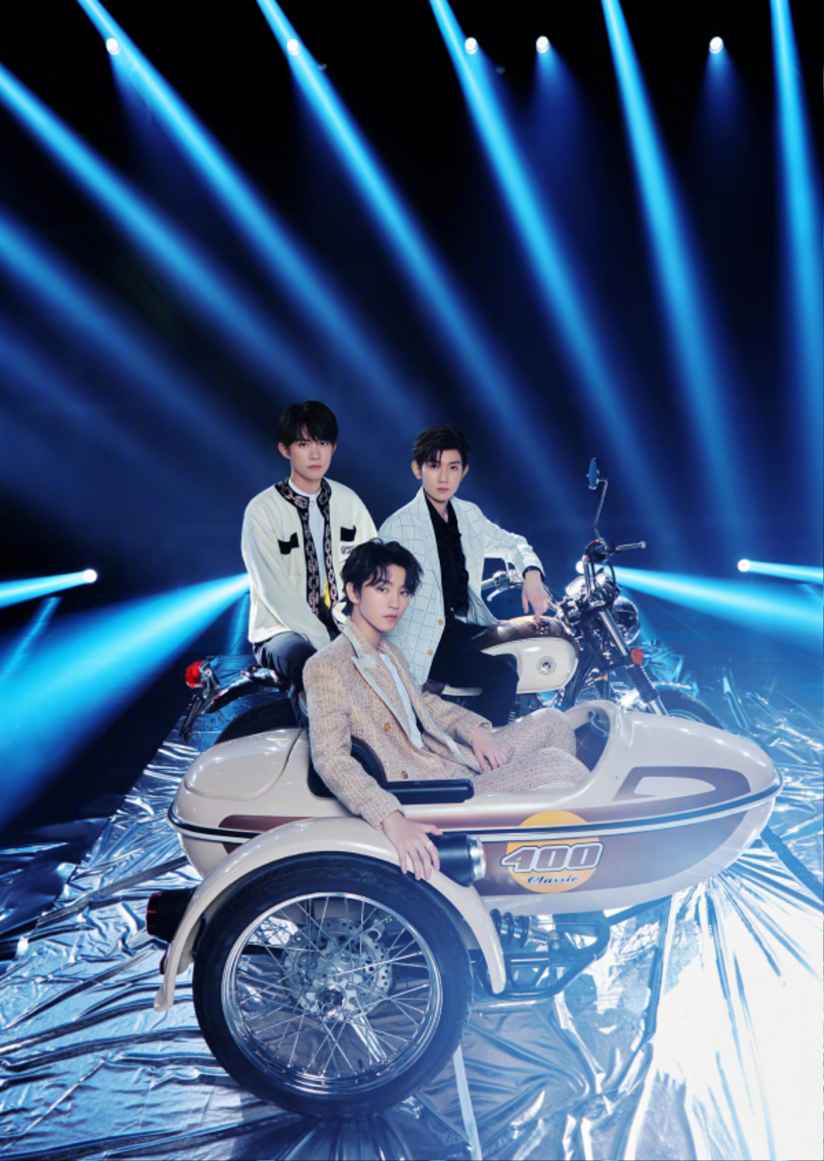 'Nhóm nhạc quốc dân' TFBoys dự kiến tổ chức concert kỷ niệm 8 năm tại Thượng Hải? Ảnh 8