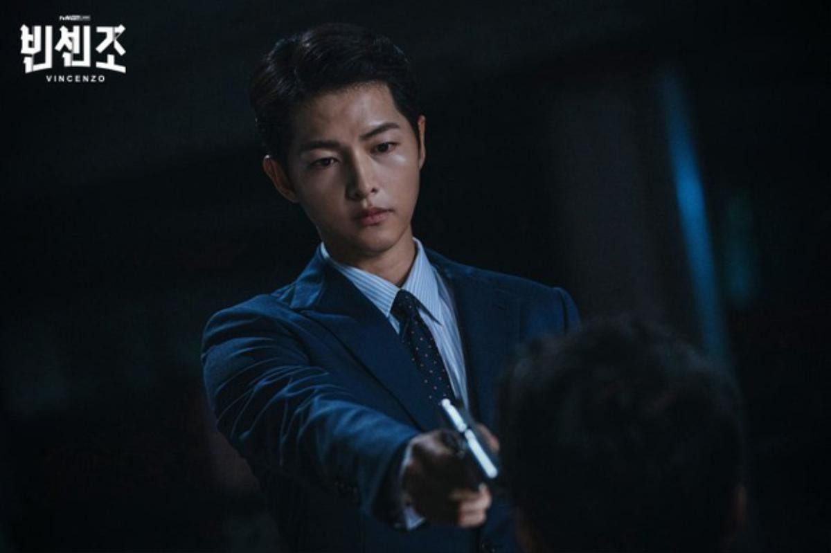 Song Joong Ki ở tuổi 37 trong 'Vincenzo': Không hề già đi so với thời đại học Ảnh 4