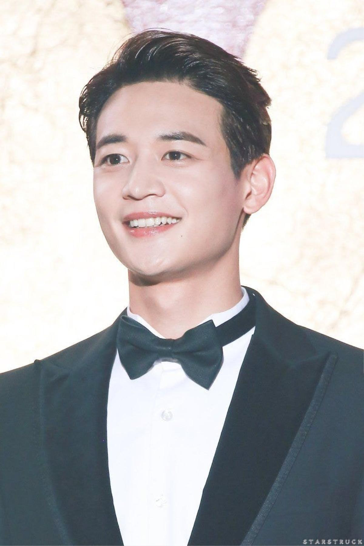 Minho (SHINee) minh chứng cho việc chỉ cần thay đổi dáng lông mày thì đã đủ đẹp trai hơn bao giờ hết Ảnh 1