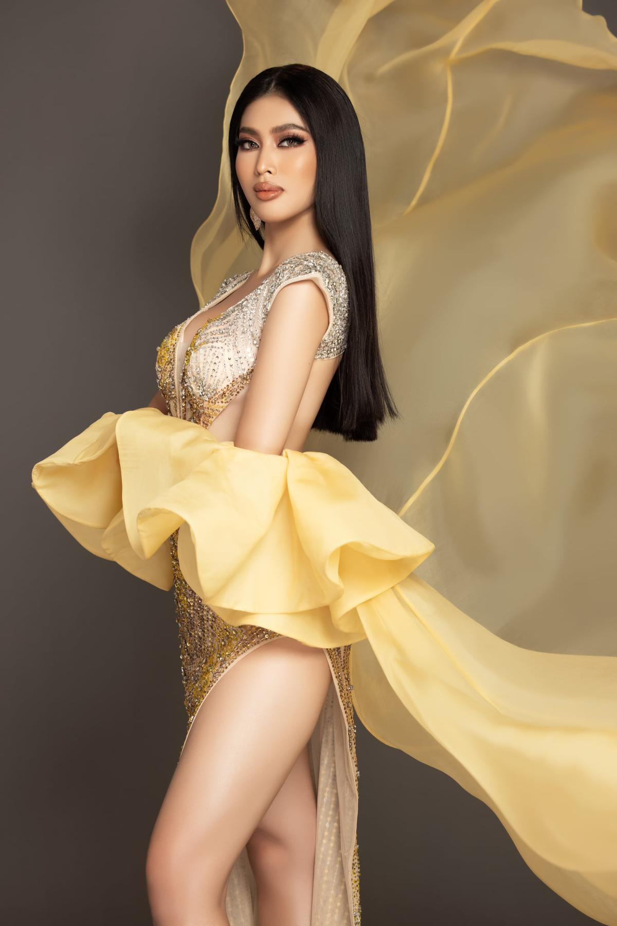 Ngọc Thảo chọn váy vàng 'phong thủy Miss Grand', tự hào hô to 2 tiếng Việt Nam khiến fan phấn khích Ảnh 8