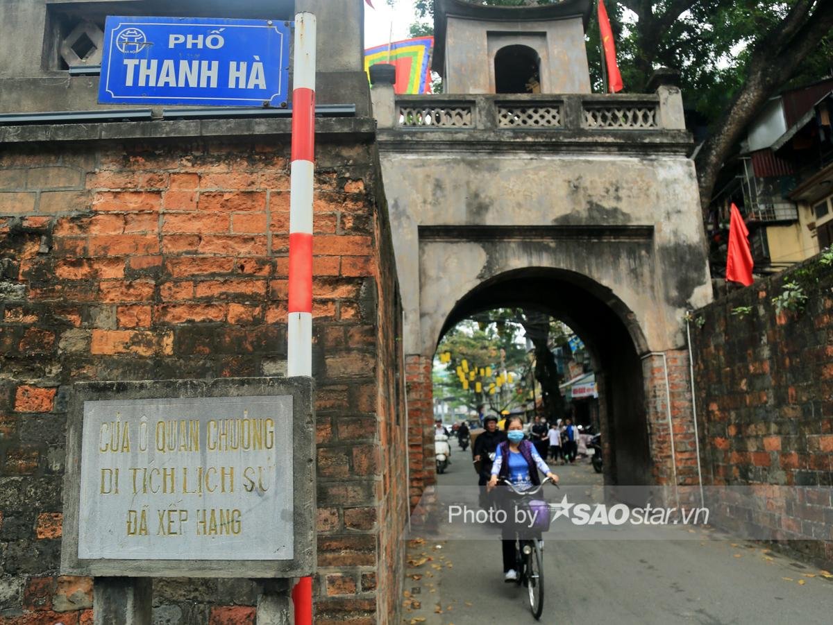 Người đàn ông hàng chục năm lặng lẽ canh giữ cửa ô cuối ở Hà Nội: 'Với tôi nơi đây như mái nhà của mình' Ảnh 9