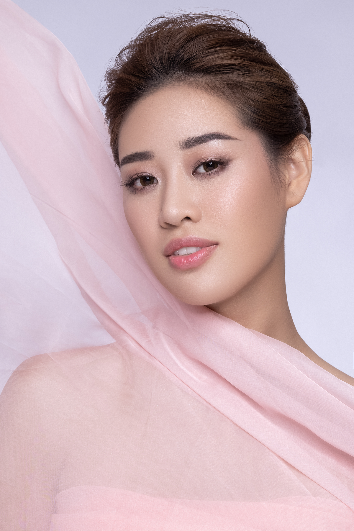 Khánh Vân: 'Thi Miss Universe, hy vọng fan ủng hộ đại diện Việt Nam vì màu cờ sắc áo' Ảnh 10